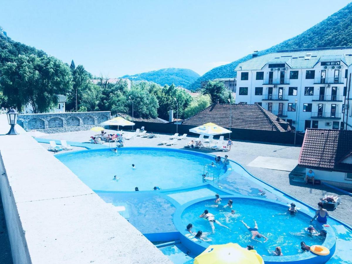 Hotel Artemis Băile Herculane Exterior foto